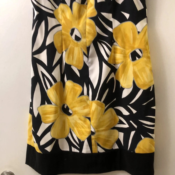 Alyx Petite Yellow Flower Dress - Picture 5 of 8